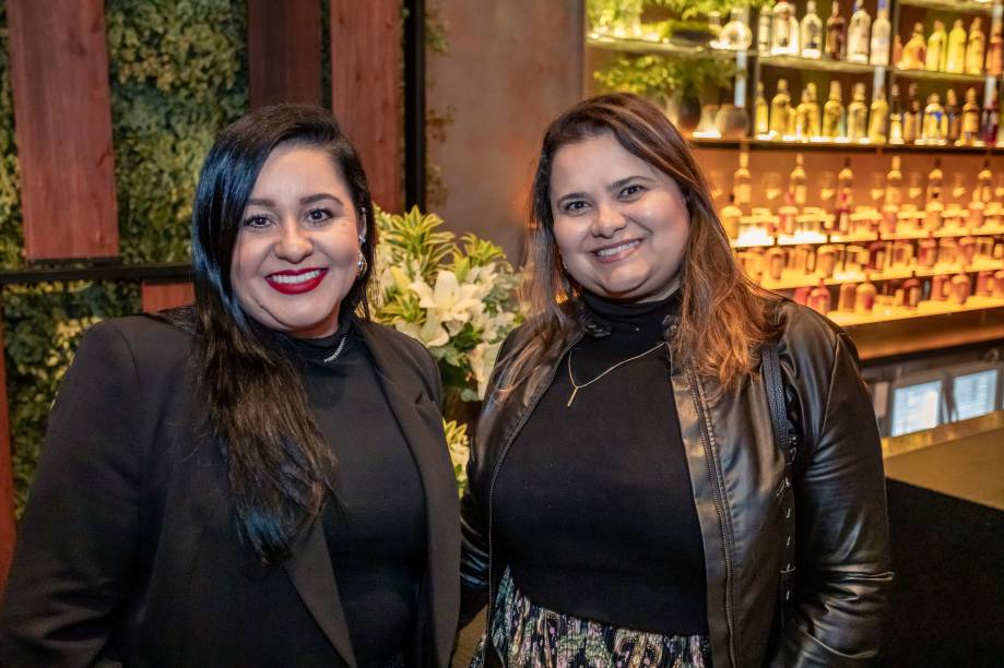 Melhor Empresa de Transporte Rodoviário: Viação Cometa foi a vencedora e foi representada por Natália Marangon (à esq.), da gerência de experiência do cliente da JCA, e por Fernanda Araújo, gerente de marca e comunicação da JCA