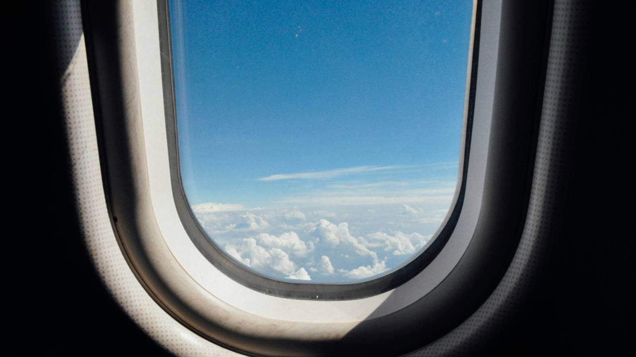 janela-de-aviao-viajar-com-crianca