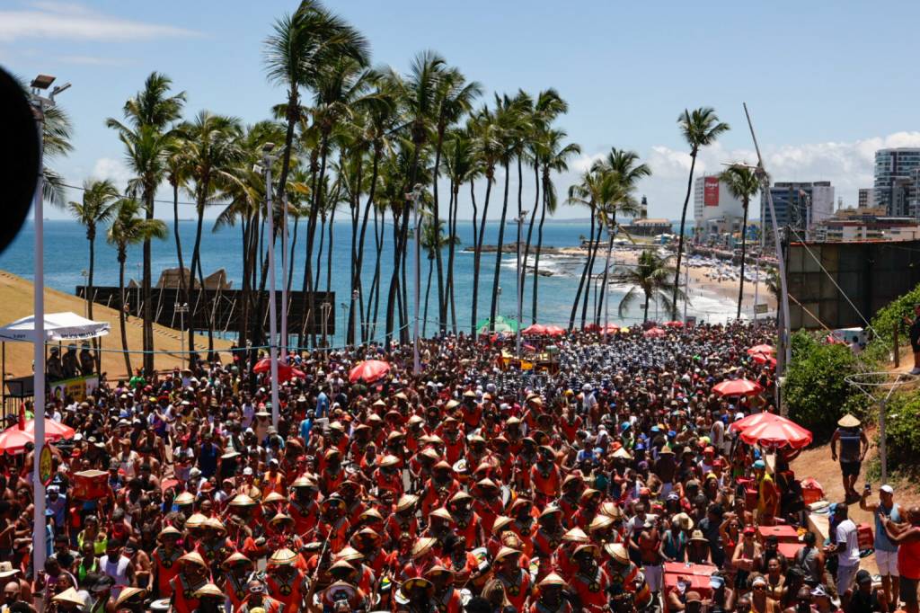 arrastao-quarta-cinzas-carnaval-salvador