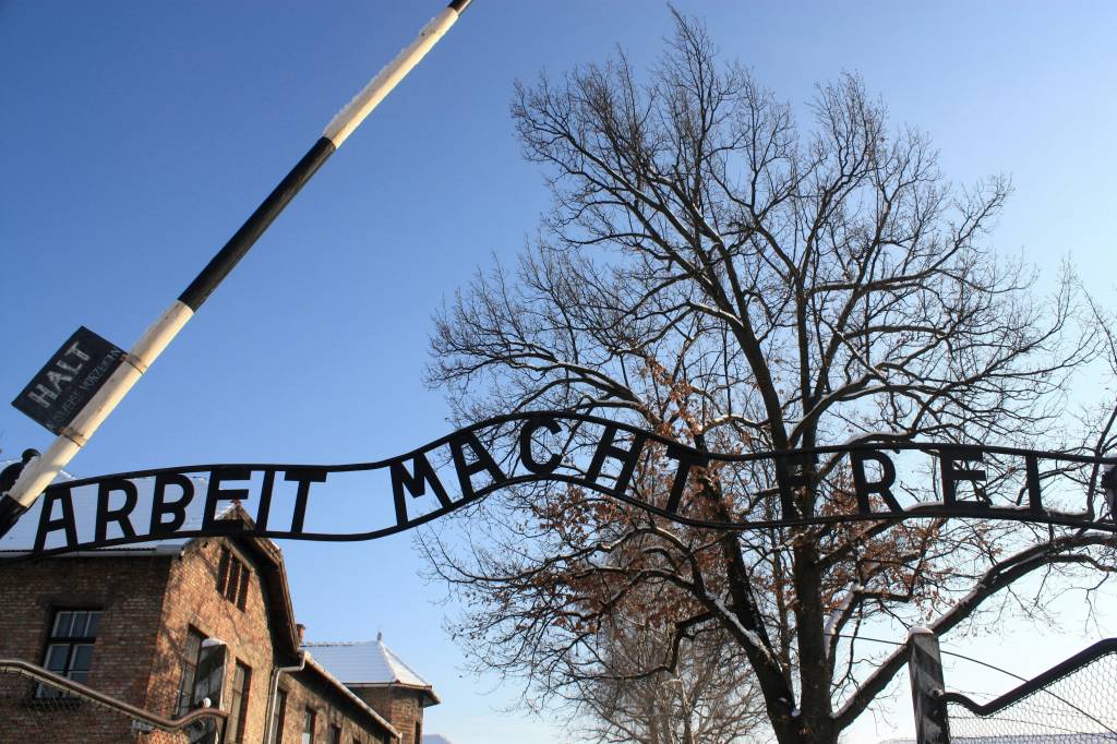auschwitz-entrada-portao
