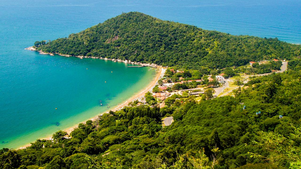 Praia das Laranjeiras, Balneário Camboriú, Santa Catarina