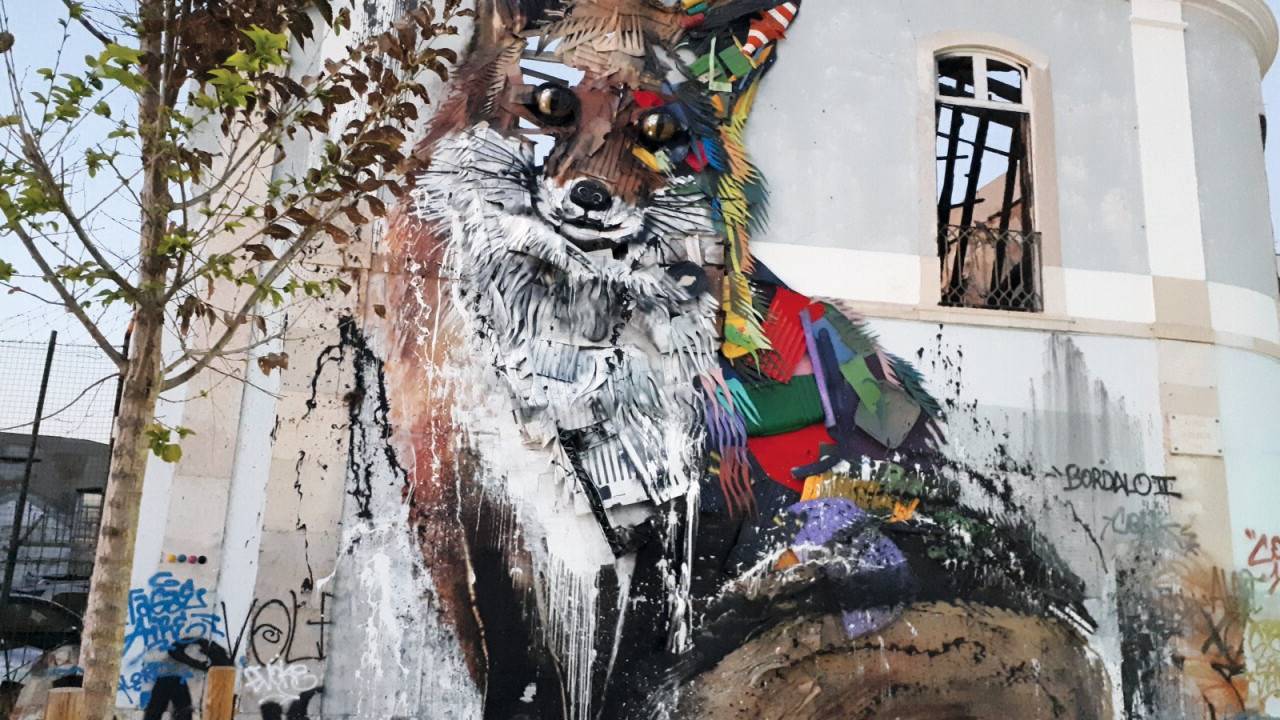 Lisboa faz parte do cenário de arte urbana, com obras que ocupam fachadas da cidade