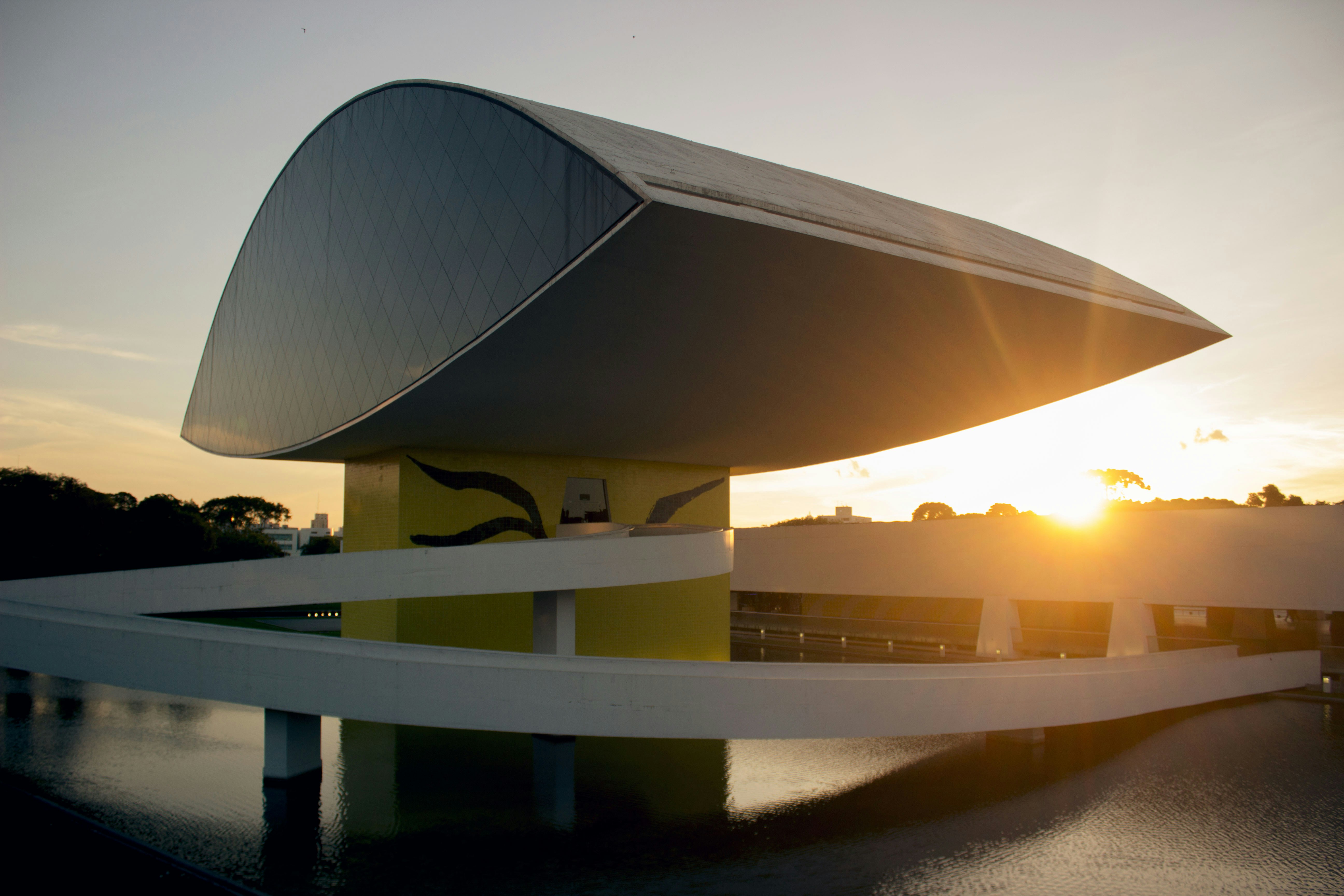 Museu Oscar Niemeyer, Curitiba